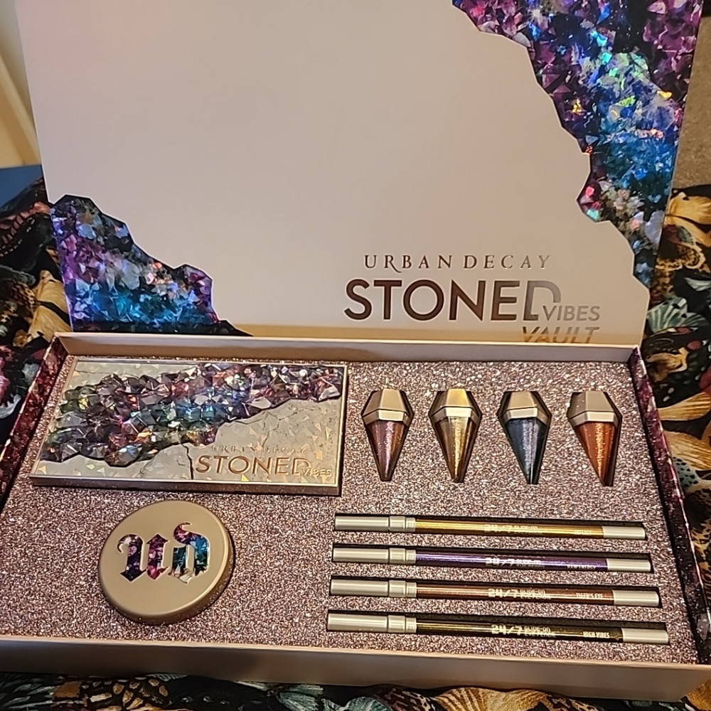 Urban Decay Stoned Vibes Vault - Complete Set NIB!